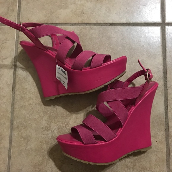 Dark pink wedges Clearance
